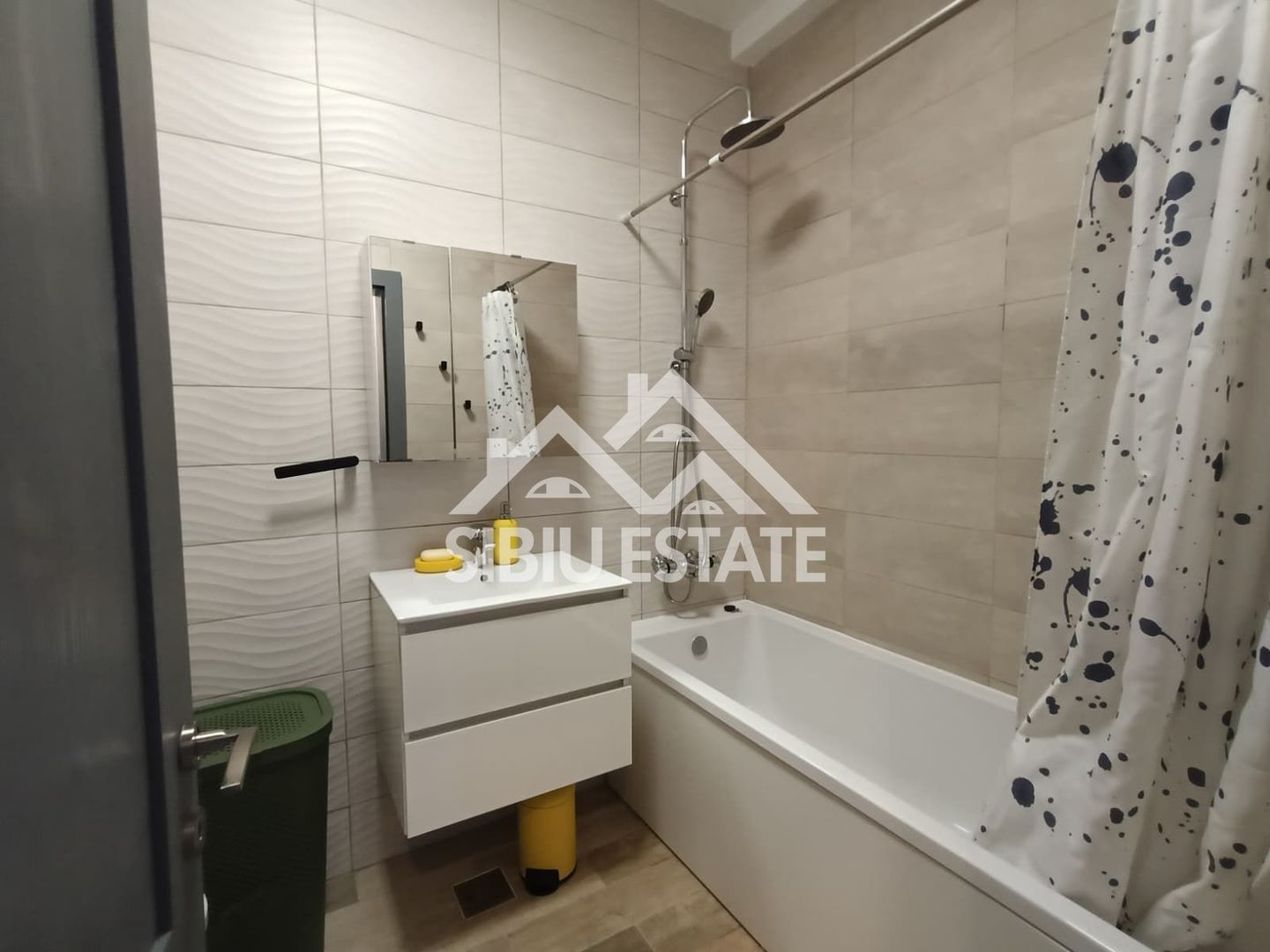 Aparatment de inchiriat,3 camere, parcare ,Selimbar - Poză 6