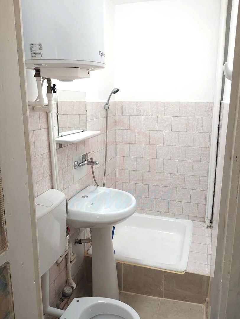 Garsonieră de închiriat – Micro 19, parter | Ideală pentru elevi, stud - Poză 2