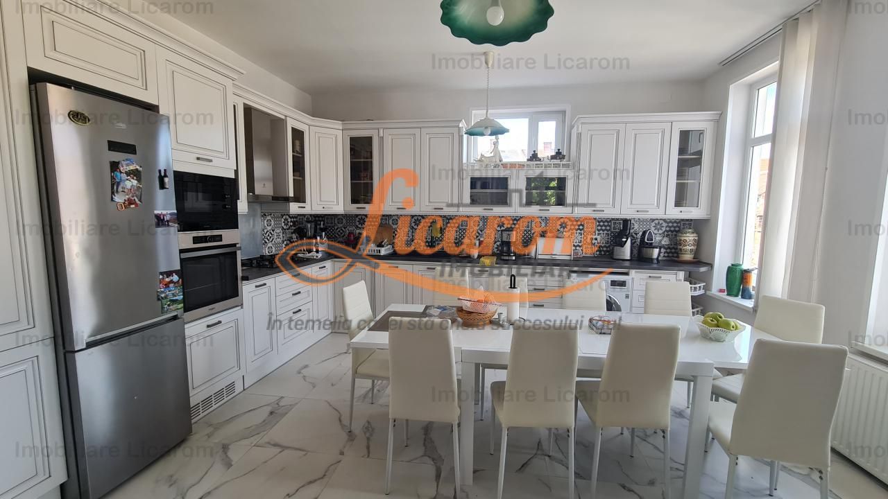 Apartament 3 camere la casa Centru Istoric utilat,mobilat 265000Eur - Poză 2