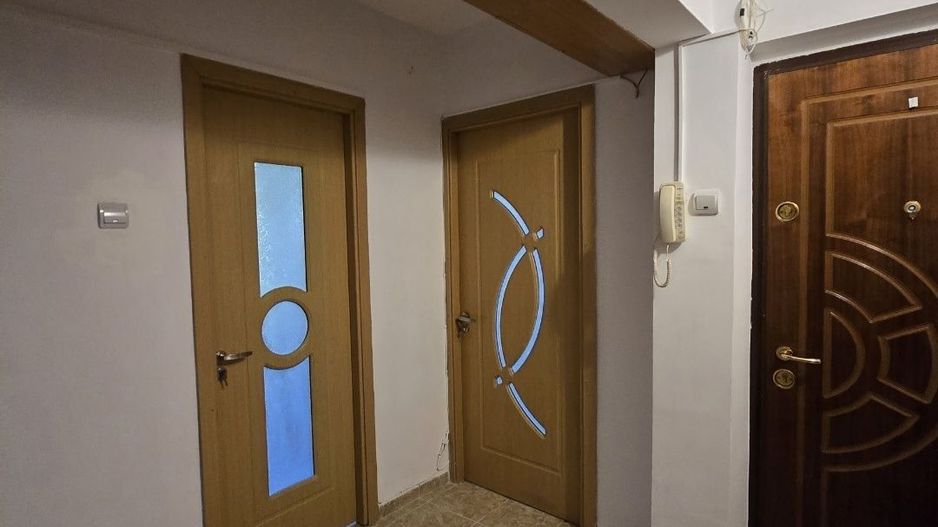Apartament cu 2 camere – Craiovița Nouă, zona Bigul Vechi - Poză 4