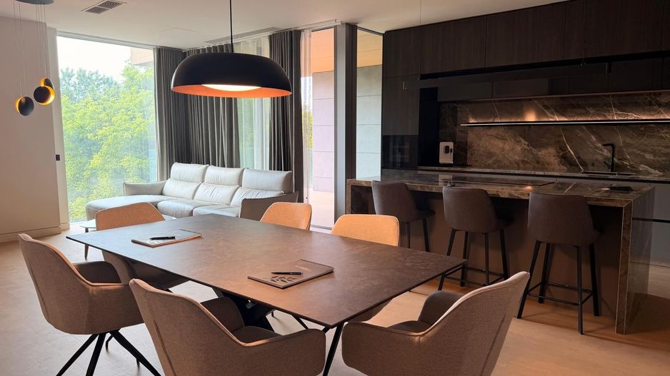 Apartament Exclusivist cu Vedere către Lacul Floreasca - Poză 1