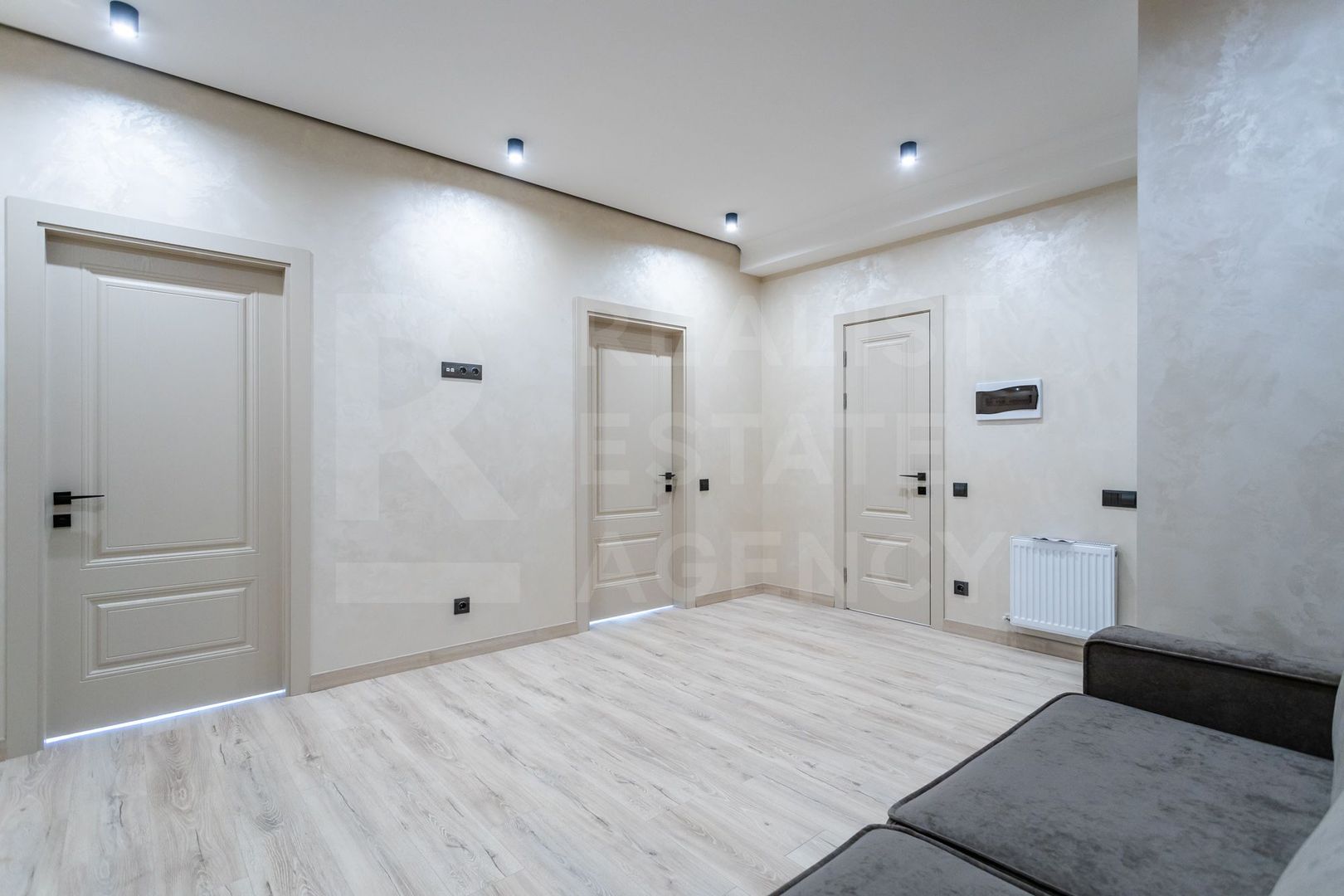 Vânzare, apartament, 2 camere + living, strada Nicola - Poză 12