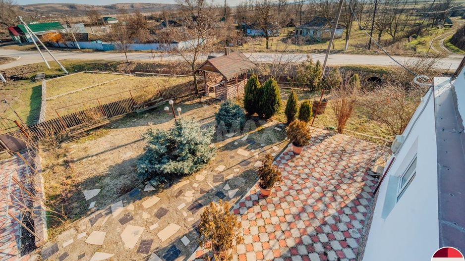 Casă de vânzare, Obileni, Hîncești ,185 m² ,16 ari, 2 garaje - Poză 22