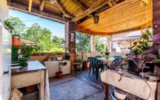 Apartament cu 4 camere si terasa si curte proprie, langa primarie - Poză 8
