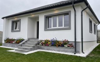 Casa la cheie-Living-2 Dormitoare-Baie-Gaze-Curent-Apa-320mp teren - Poză 7