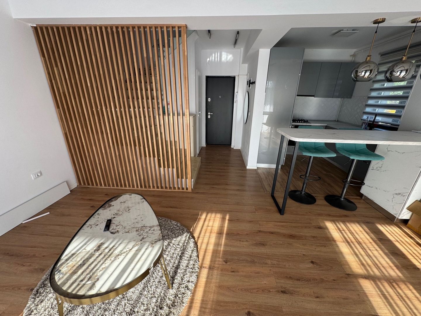 Apartament LUX 3 camere si CURTE Mega 23 august - Poză 6