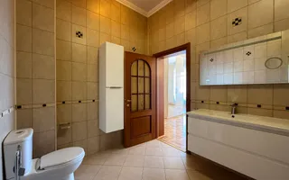 Vila 9 camere cu piscina si teren de 1.000 mp - Poză 12