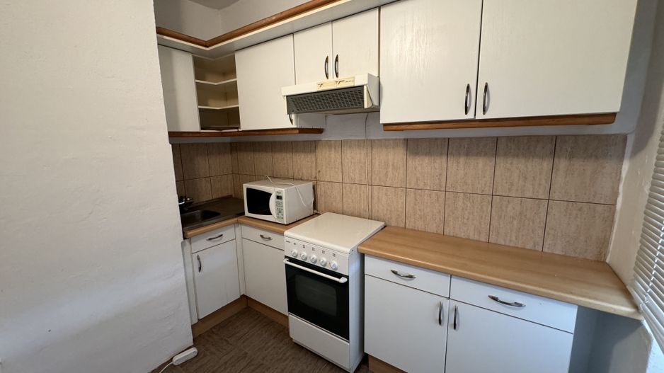 Casa S+P+2E - (posibilitate apartamentare) zona central - Poză 10