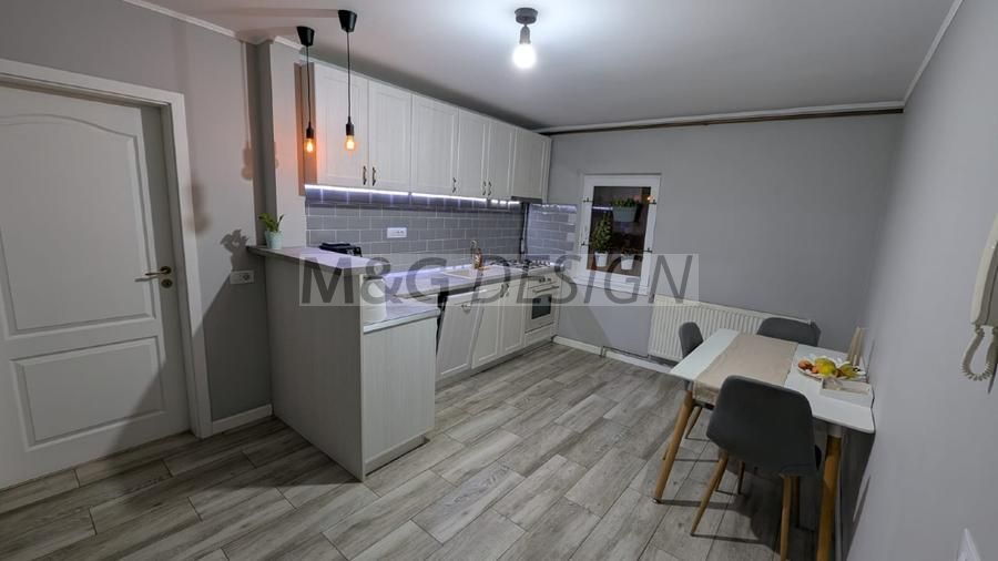 3 camere decomandat etaj 1 zona Dambovita - Poză 3