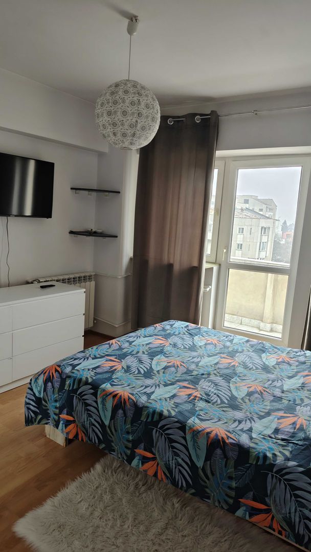 Ofer închiriere,Apartament 3 camere central - Poză 3