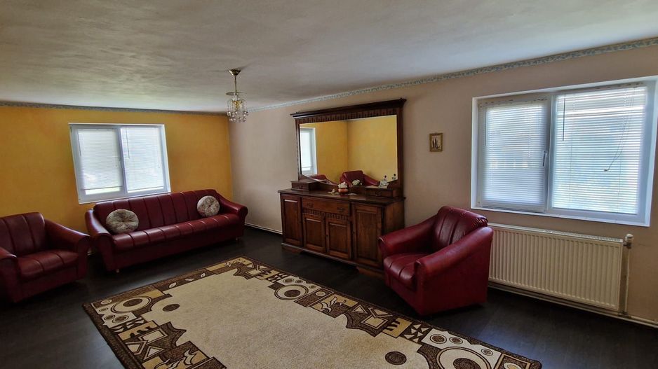 SE VINDE -proprietate cu posibilitati multiple în Fălticeni - Poză 5