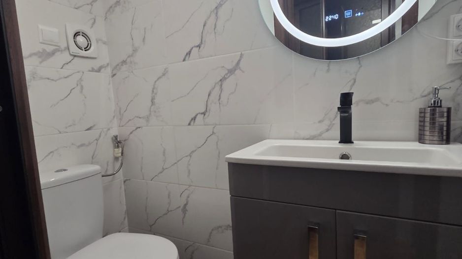 Casă spațioasă cu piscină, de vânzare în Simeria - Poză 17