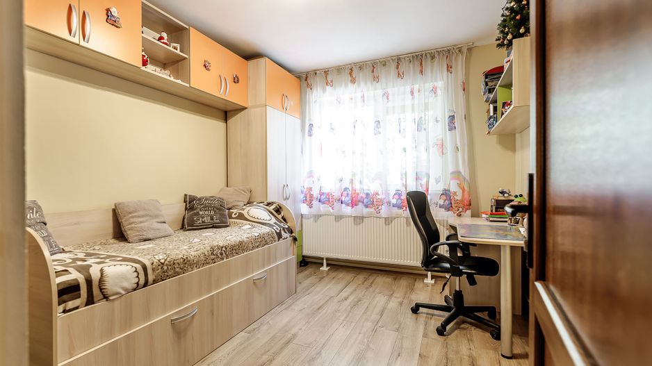 Vandut Apartament la 1 minut de Podgoria, 3 camere, etaj 1 - Poză 2