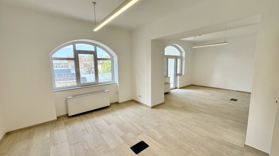 Cladire Brancoveneasca 30 de birouri 1100 mp dubla deschidere - Poză 3