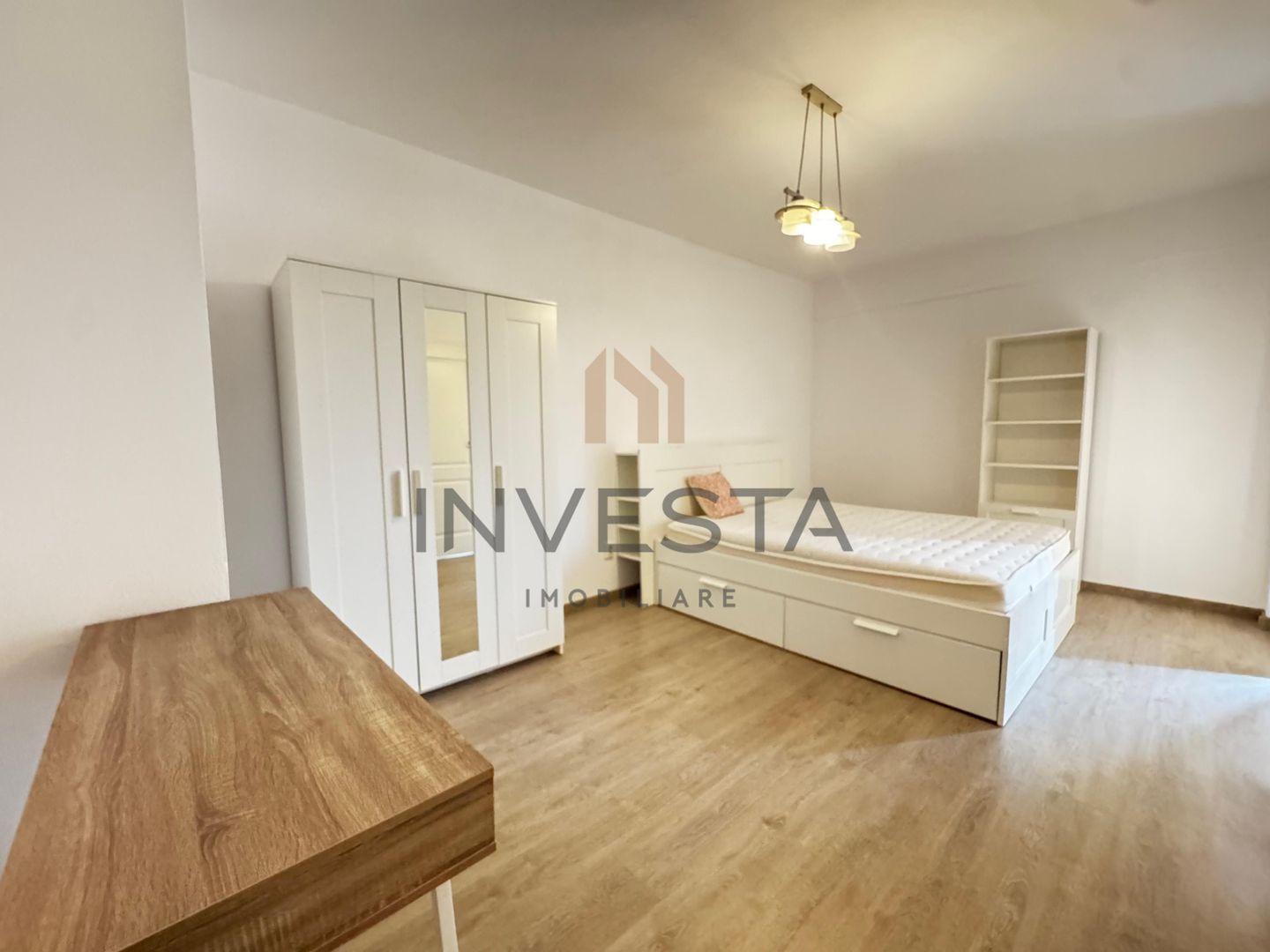 Apartament cu 3 camere de inchiriat si loc de parcare - Semicentral - Poză 6