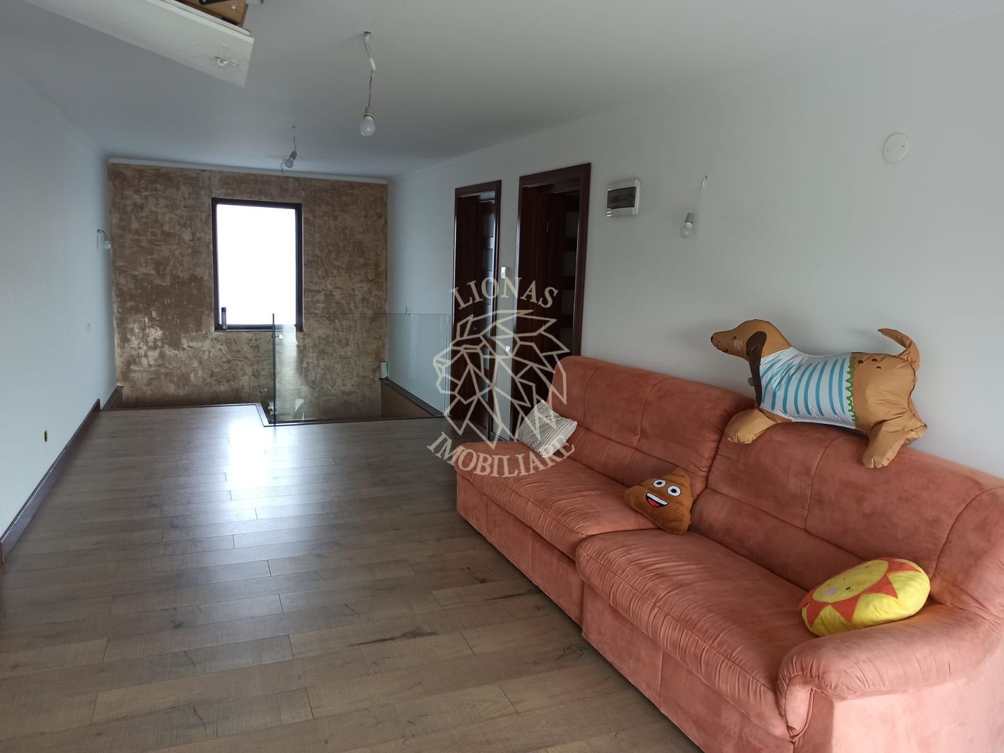 Casa 6 camere 220 mp-teren 1200 mp-curte amenajata-garaj-La Soare - Poză 9
