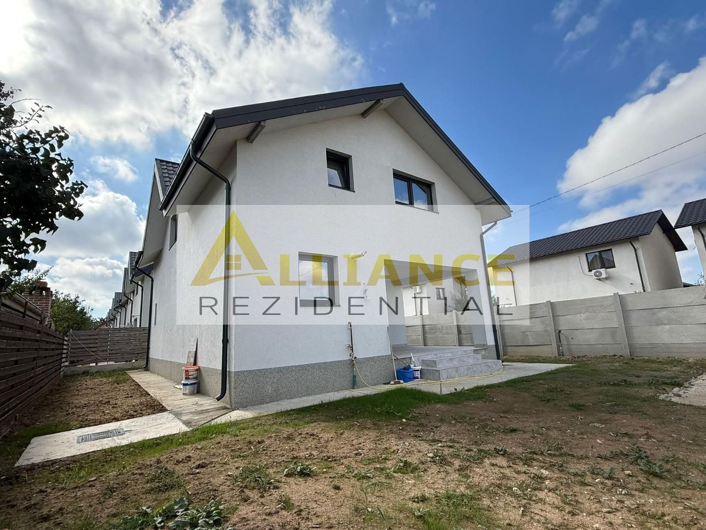 Vila individuala -4 camere  - teren 308mp - Str. Padurea Craiului - Poză 2