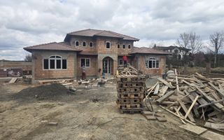 Casa stil mediteranian 4 dormitoare 800 mp teren Tocile Sibiu - Poză 4