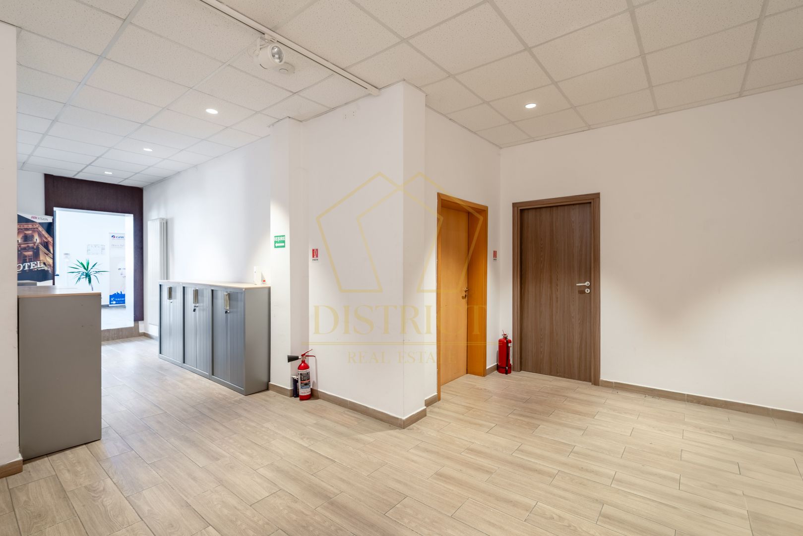 COM 0% Clădire birouri, hala, comercial, clinica sau alte activitati | Mehala - Poză 12