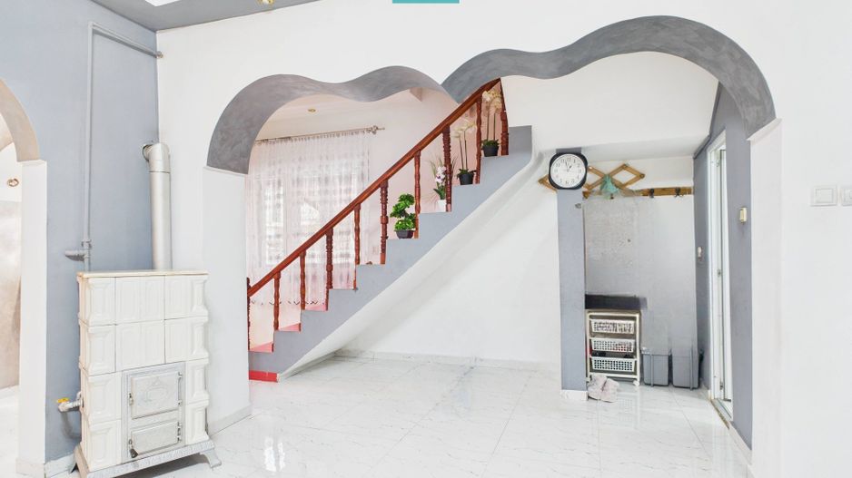 Două case, curte mare, lângă Castelul Huniazilor - Poză 16