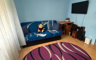 Apartament cu 3 camere de vanzare în Cugir - Poză 1