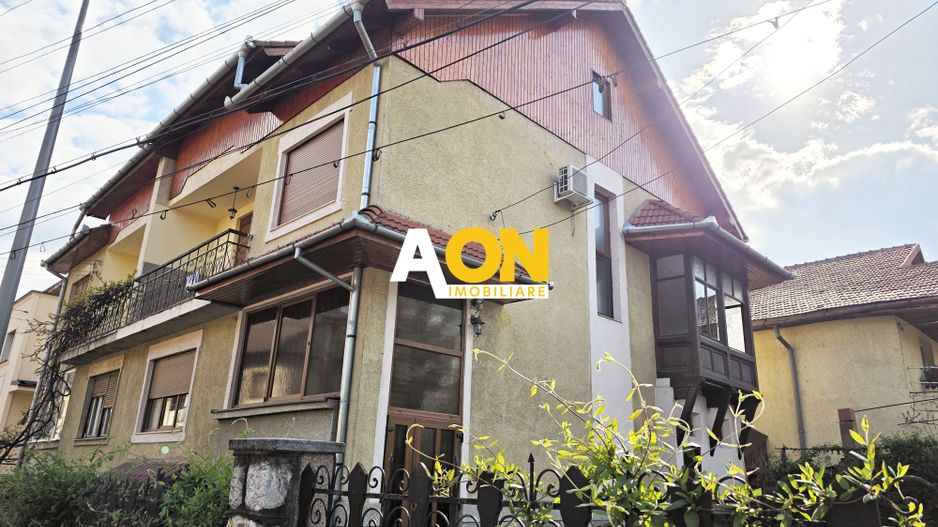 Duplex mobilat, utilat, 4 camere, garaj, zona exclusivista, Cetate - Poză 1