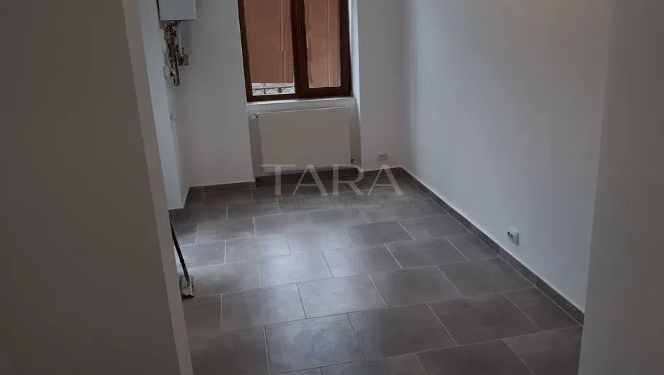 Vanzare apartament 3 camere, ULTRACENTRAL, zona Orange. - Poză 2
