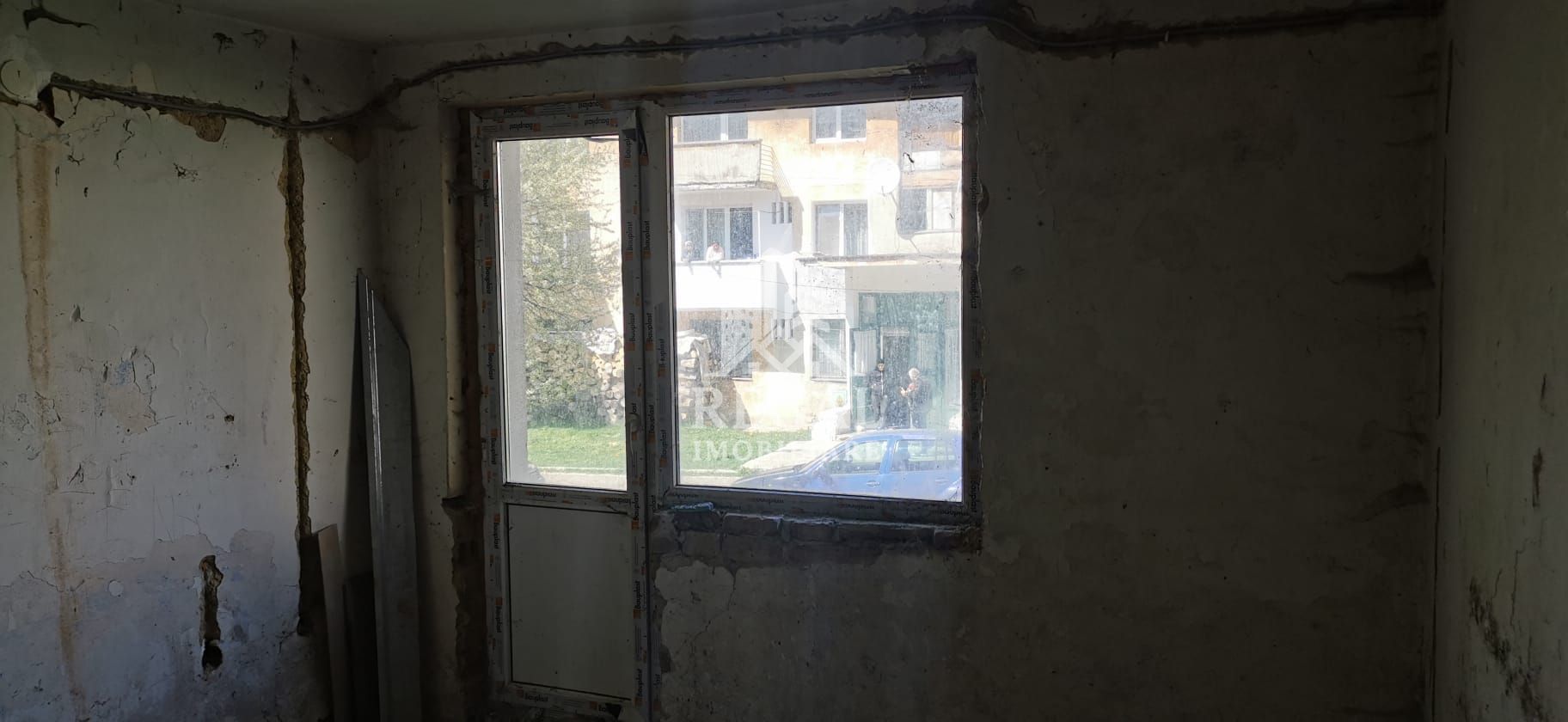 Apartament de vânzare în Ghelari – parter, ideal pentru renovare - Poză 4