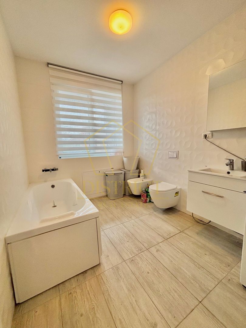 Casa individuala de Lux cu 5 camere, 4 bai si dressing in Braytim la asfalt. - Poză 12
