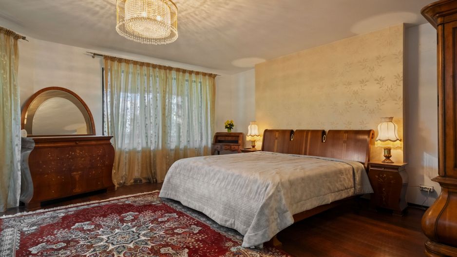 VILA ELEGANTA 5 CAMERE CU CURTE SI TERASA || EROU IANCU NICOLAE- PIPERA - Poză 16