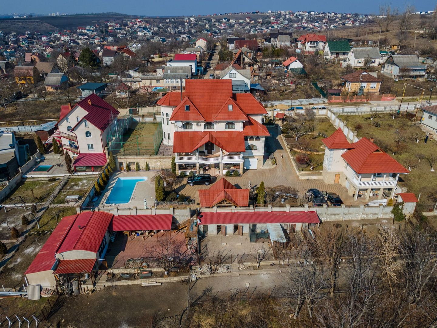 Vânzare casă de lux, 700 mp + 22 ari, situată în Tohatin - Poză 26
