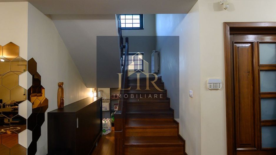 Vilă 5 camere 240 mp, mobilata,teren 806 mp – Platou Galata, Iași - Poză 18