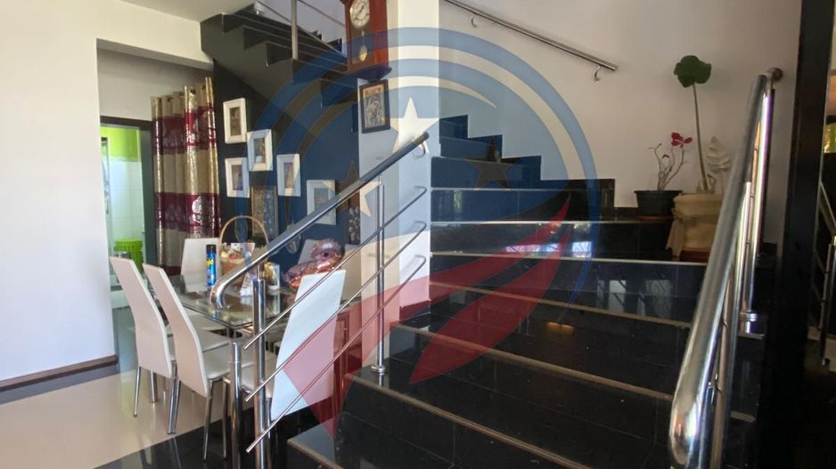 CASA DEOSEBITA APROAPE DE PROMENADA IN EUROCARTIER - Poză 5