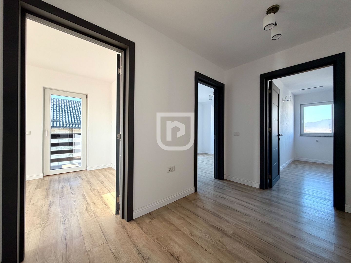 Casa noua Gura Humorului - 4 dormitoare, curte amenajata - Poză 12