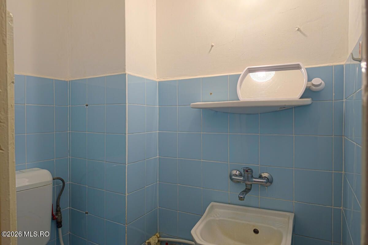 Soarelui - Scoala 30 - 3 Camere, Decomandat, 2 Bai, Etaj 2, Centrala - Poză 17