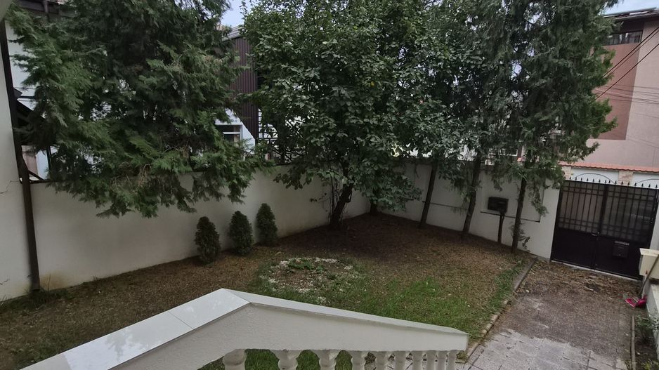 De vânzare Vilă individuala 11 camere curte proprie Parcul Carol - Poză 1