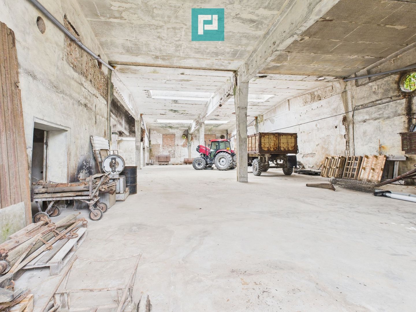 Hală de depozitare 200 mp în Periam - Poză 1