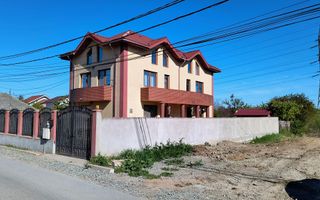 Năvodari | Casă spațioasă cu teren mare - Poză 1