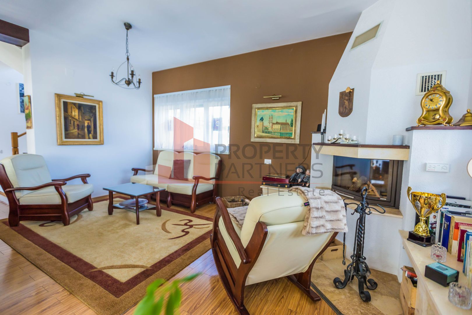 Vilă 340 mp Bran | Teren 5500 mp | 6 dormitoare cu băi proprii - Poză 8