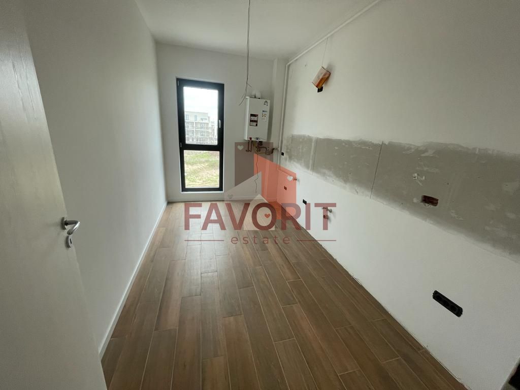 Decomandat. Zona Buziasului. Parcare in curte. - Poză 1