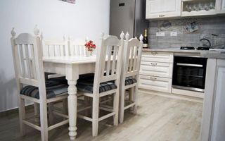 Casă cu 4 camere de vânzare | zona Ultracentrala - Poză 3