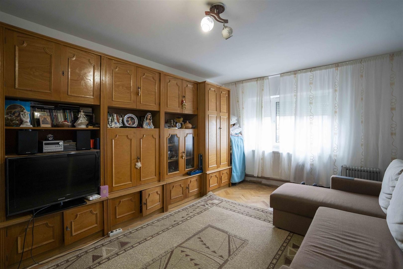 APARTAMENTE 2 CAMERE PB NUFARUL - Poză 1
