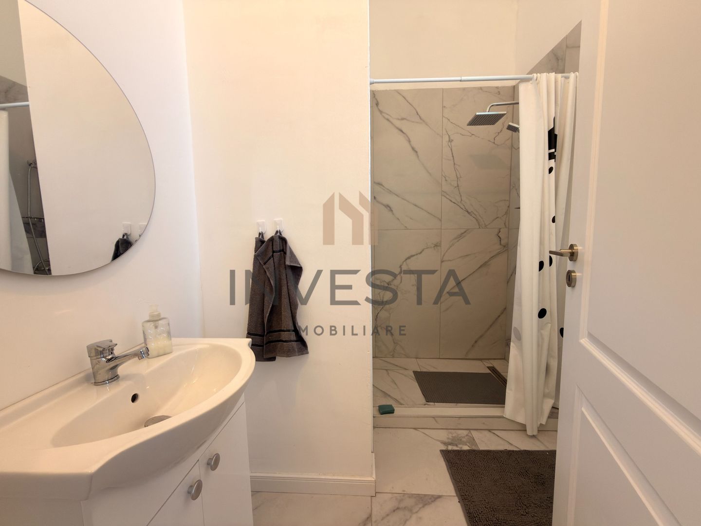 Apartament cu 3 camere si balcon, in Centru, langa Tribunal! - Poză 11