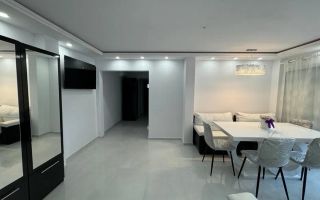 Apartament 4 Camere Nicolina - 650 euro - Poză 1