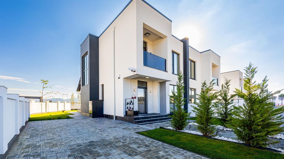 Casa noua| 4 camere | utilata mobilata modern | Sanpetru Brasov - Poză 1