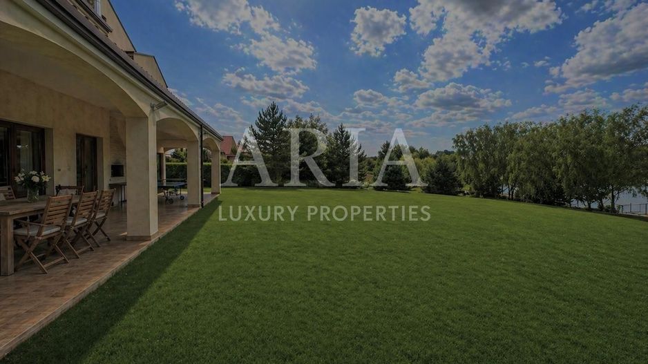 SNAGOV VILA | 36m DESCHIDERE LA LAC | PONTON 250mp | JACUZZI | SPA | BOWLING - Poză 24