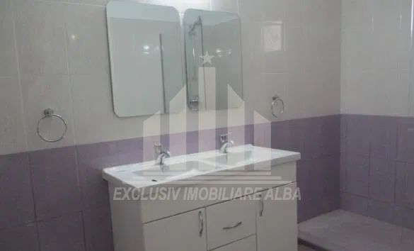 Casa individuala, cu etaj, in Cetate - Poză 3