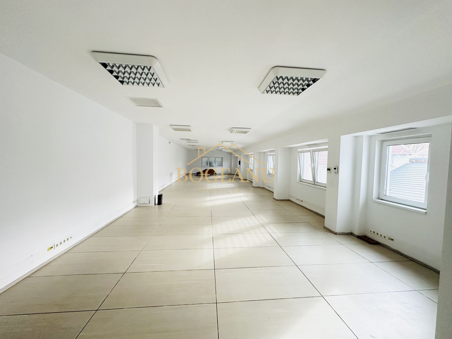 BG138-Casa individuala cu spatiu birouri,311 mp,Teren 500 mp - Poză 2