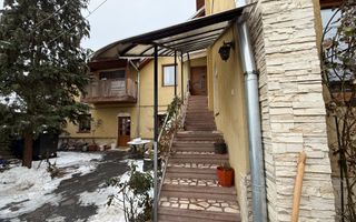Casa individuala | 7 Camere cu baie proprie | Promenada - Poză 1