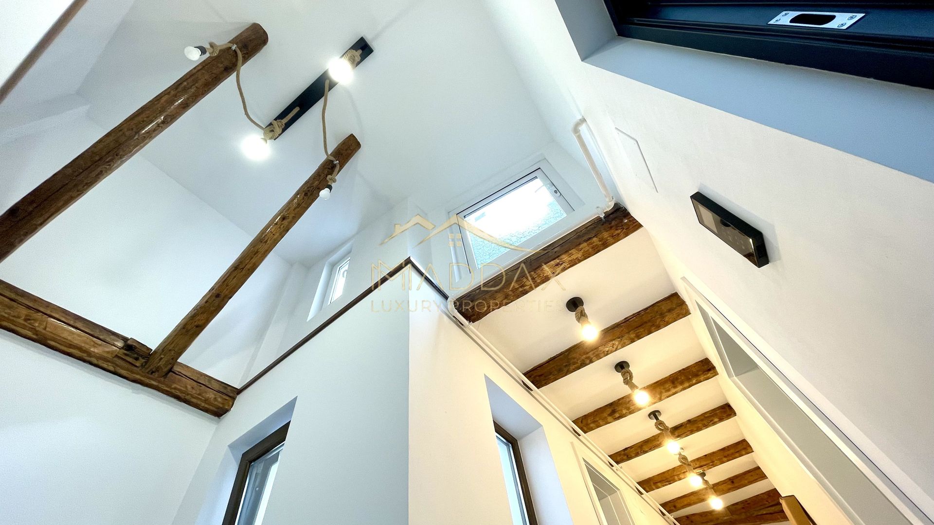 Vila S+P+2=M//Cladire birouri***7 camere//300 mp***Calea Grivitei - Poză 11